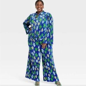 Worn Once! Floral plisse set 🌼🌼🌼